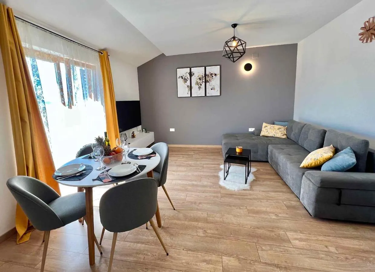Apartment In Jadranovo 43364