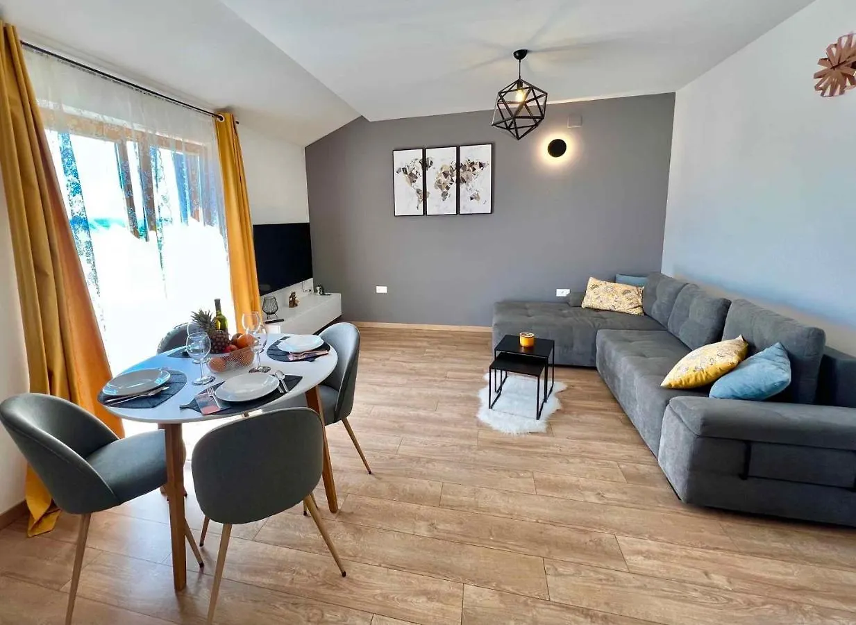 Apartment In Jadranovo 43364 0*,